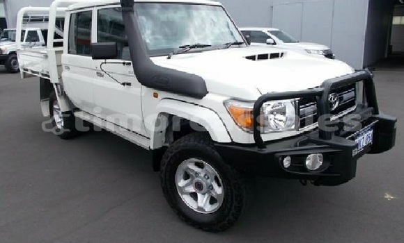 Buy Used Toyota Land Cruiser White Car in Dili in Dili