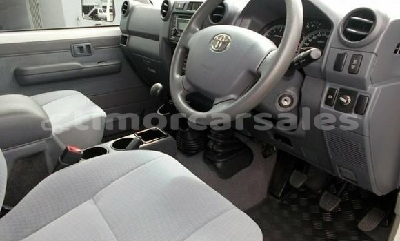 Buy Used Toyota Land Cruiser White Car in Dili in Dili Buy Used Toyota Land Cruiser White Car in Dili in Dili