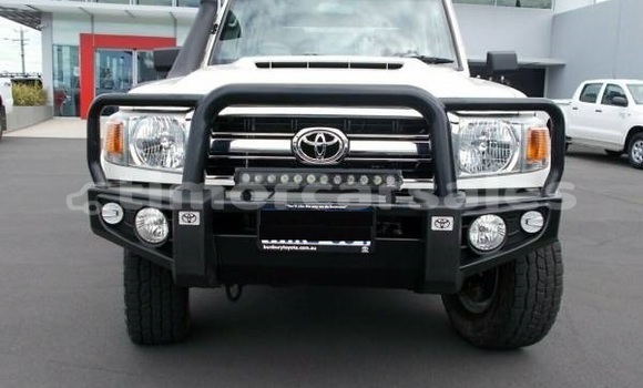 Buy Used Toyota Land Cruiser White Car in Dili in Dili Buy Used Toyota Land Cruiser White Car in Dili in Dili