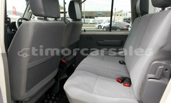 Buy Used Toyota Land Cruiser White Car in Dili in Dili Buy Used Toyota Land Cruiser White Car in Dili in Dili