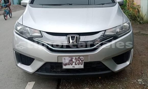 Buy Used Honda Fit White Car in Dili in Dili Buy Used Honda Fit White Car in Dili in Dili