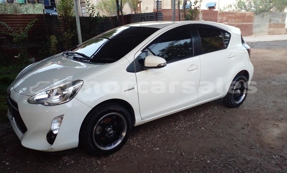 Buy Used Toyota Aqua White Car in Dili in Dili Buy Used Toyota Aqua White Car in Dili in Dili