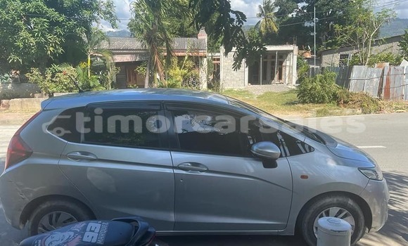 Buy Used Honda Fit Silver Car in Dili in Dili Buy Used Honda Fit Silver Car in Dili in Dili