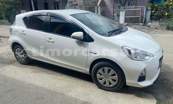 Acheter Occasion Voiture Toyota Aqua Blanc à Dili, Dili