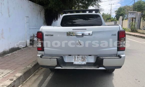 Buy Used Mitsubishi Triton Silver Car in Dili in Dili Buy Used Mitsubishi Triton Silver Car in Dili in Dili