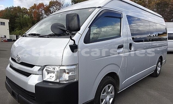 Buy Used Toyota Hiace Silver Car in Tutuala in Lautem Buy Used Toyota Hiace Silver Car in Tutuala in Lautem