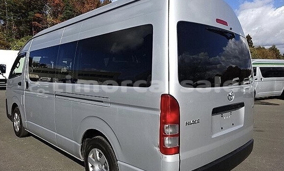 Buy Used Toyota Hiace Silver Car in Tutuala in Lautem Buy Used Toyota Hiace Silver Car in Tutuala in Lautem