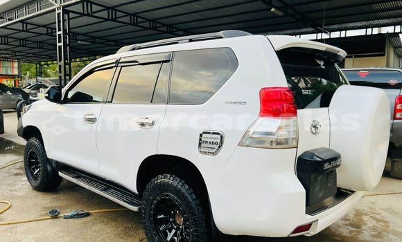 Buy Used Toyota Land Cruiser Prado White Car in Dili in Dili Buy Used Toyota Land Cruiser Prado White Car in Dili in Dili