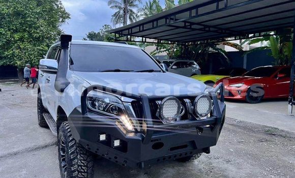 Buy Used Toyota Land Cruiser Prado White Car in Dili in Dili Buy Used Toyota Land Cruiser Prado White Car in Dili in Dili