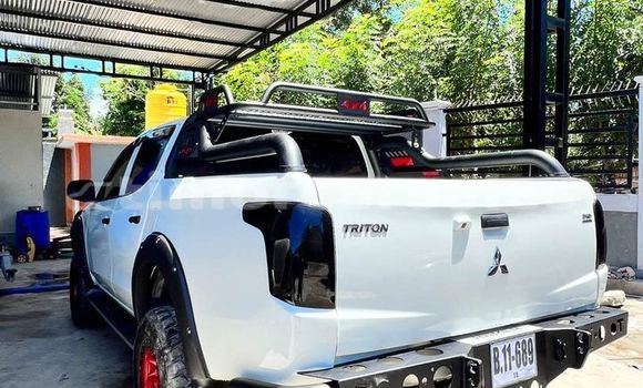Buy Used Mitsubishi Triton White Car in Dili in Dili Buy Used Mitsubishi Triton White Car in Dili in Dili
