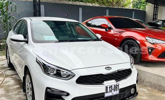 Buy Used Kia Cerato White Car in Dili in Dili