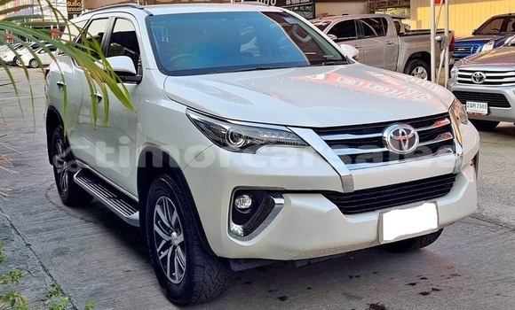 Buy Used Toyota Fortuner White Car in Cassa in Ainaro