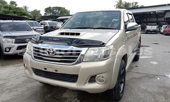 Buy Used Toyota Hilux Beige Car in Dili in Dili Buy Used Toyota Hilux Beige Car in Dili in Dili