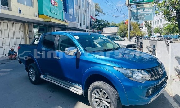 Buy Used Mitsubishi Triton Blue Car in Dili in Dili Buy Used Mitsubishi Triton Blue Car in Dili in Dili