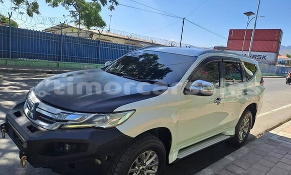 Buy Used Mitsubishi Pajero White Car in Dili in Dili Buy Used Mitsubishi Pajero White Car in Dili in Dili