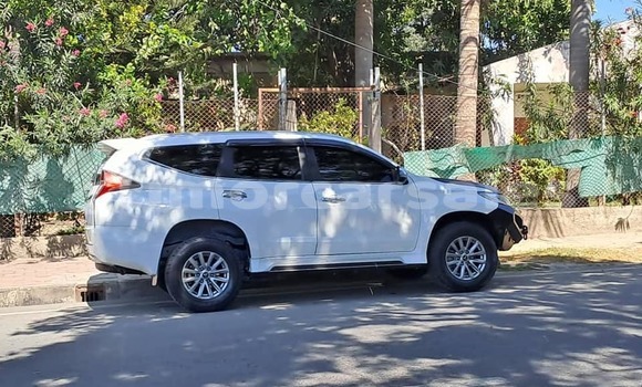 Buy Used Mitsubishi Pajero White Car in Dili in Dili Buy Used Mitsubishi Pajero White Car in Dili in Dili