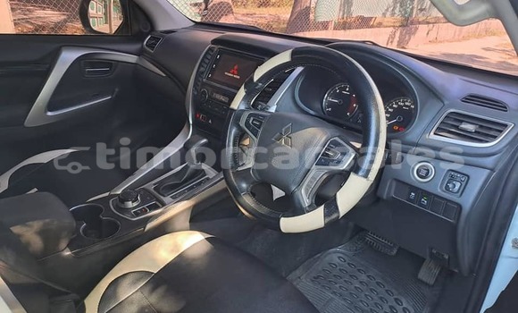 Buy Used Mitsubishi Pajero White Car in Dili in Dili Buy Used Mitsubishi Pajero White Car in Dili in Dili