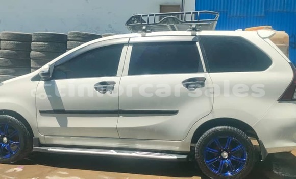 Buy Used Daihatsu Xenia White Car in Dili in Dili Buy Used Daihatsu Xenia White Car in Dili in Dili