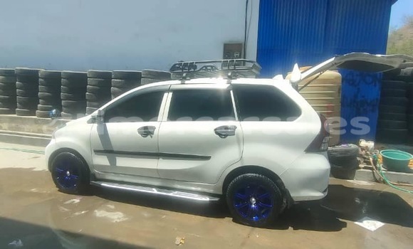 Buy Used Daihatsu Xenia White Car in Dili in Dili Buy Used Daihatsu Xenia White Car in Dili in Dili