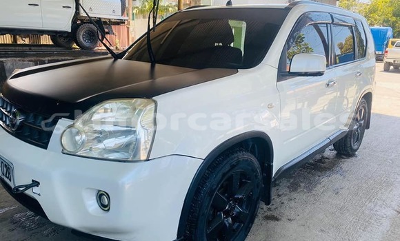Buy Used Nissan X–Trail White Car in Dili in Dili Buy Used Nissan X–Trail White Car in Dili in Dili