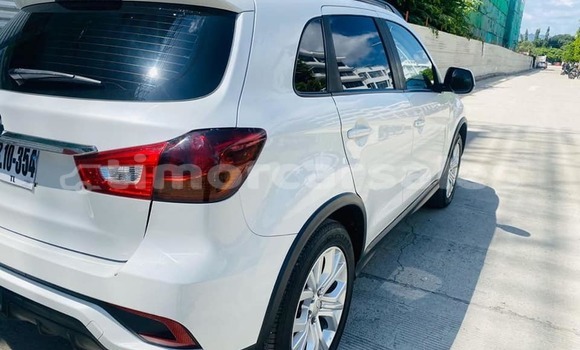 Buy Used Toyota Mark X ZiO White Car in Dili in Dili Buy Used Toyota Mark X ZiO White Car in Dili in Dili