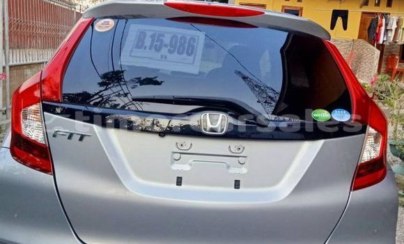 Buy Used Honda Fit Other Car in Dili in Dili Buy Used Honda Fit Other Car in Dili in Dili