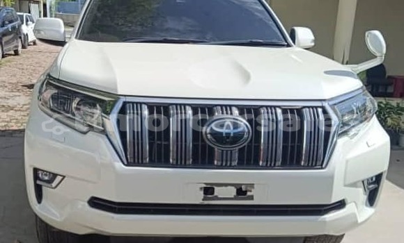 Buy Used Toyota Highlander White Car in Dili in Dili Buy Used Toyota Highlander White Car in Dili in Dili