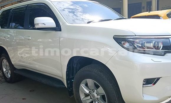 Buy Used Toyota Highlander White Car in Dili in Dili Buy Used Toyota Highlander White Car in Dili in Dili