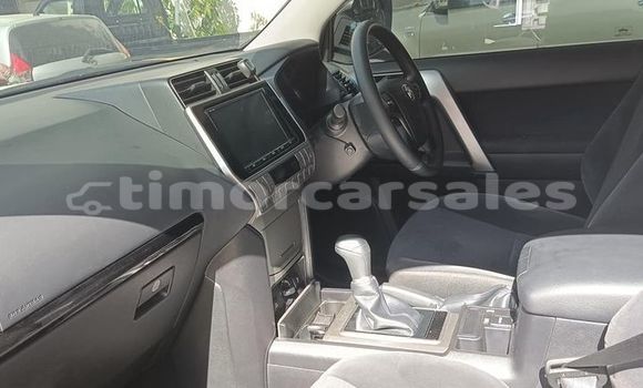 Buy Used Toyota Highlander White Car in Dili in Dili Buy Used Toyota Highlander White Car in Dili in Dili