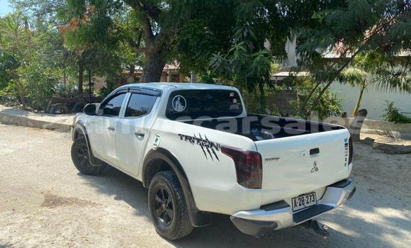 Buy Used Toyota Alphard White Car in Dili in Dili