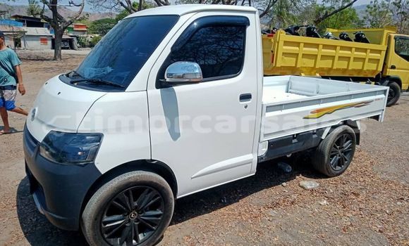 Buy Used Daihatsu Boon Luminas White Car in Dili in Dili Buy Used Daihatsu Boon Luminas White Car in Dili in Dili