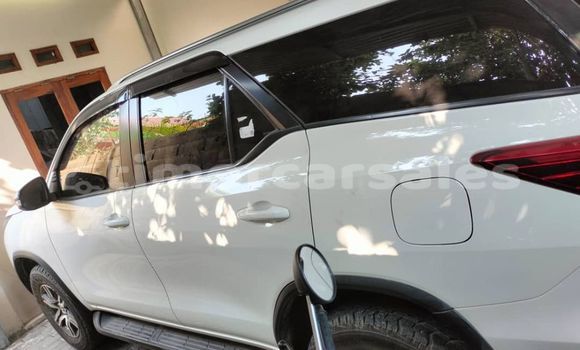 Buy Used Toyota Fortuner White Car in Dili in Dili Buy Used Toyota Fortuner White Car in Dili in Dili