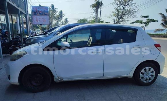 Buy Used Toyota Vitz White Car in Auba in Bobonaro Buy Used Toyota Vitz White Car in Auba in Bobonaro