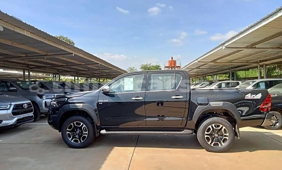 Buy Used Toyota Hilux Black Car in Auba in Bobonaro Buy Used Toyota Hilux Black Car in Auba in Bobonaro