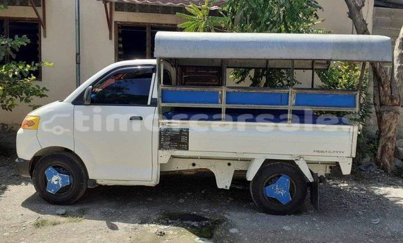 Buy Used Toyota Mega Cruiser White Car in Dili in Dili Buy Used Toyota Mega Cruiser White Car in Dili in Dili