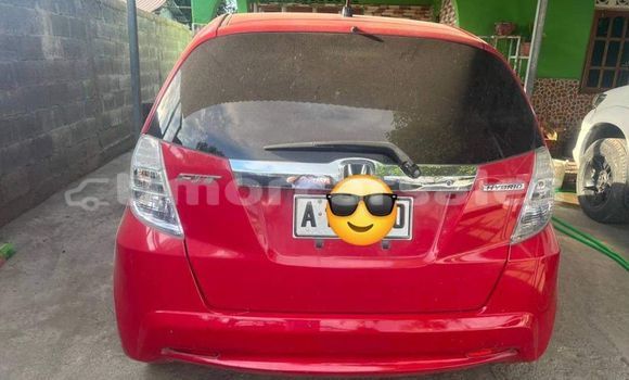 Buy Used Honda Fit Red Car in Dili in Dili Buy Used Honda Fit Red Car in Dili in Dili