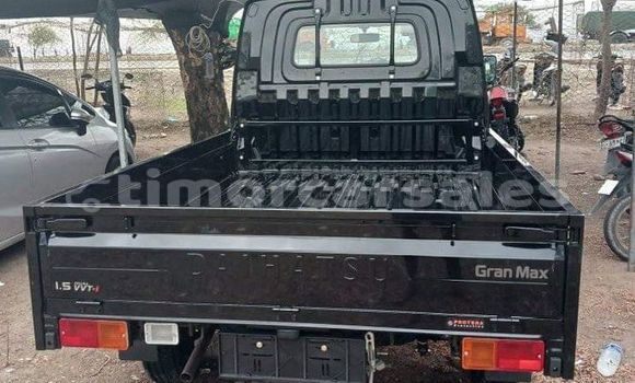 Buy Used Toyota Grand HiAce Black Car in Dili in Dili