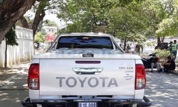 Buy Used Toyota Hilux White Car in Dili in Dili Buy Used Toyota Hilux White Car in Dili in Dili