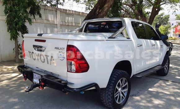 Buy Used Toyota Hilux White Car in Dili in Dili Buy Used Toyota Hilux White Car in Dili in Dili
