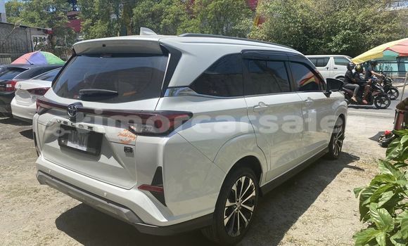 Buy Used Toyota Avanza White Car in Dili in Dili