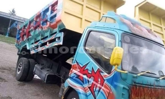 Buy Used Hyundai H200 Blue Truck in Dili in Dili Buy Used Hyundai H200 Blue Truck in Dili in Dili