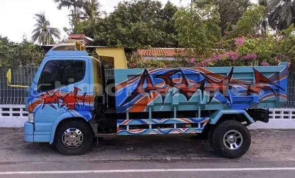 Buy Used Hyundai H200 Blue Truck in Dili in Dili Buy Used Hyundai H200 Blue Truck in Dili in Dili