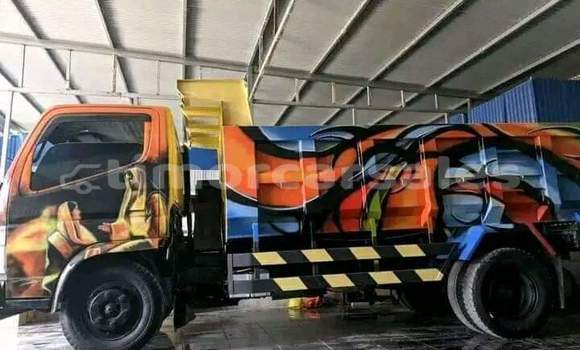 Buy Used Ford AEV AMBULANCE Other Truck in Dili in Dili Buy Used Ford AEV AMBULANCE Other Truck in Dili in Dili