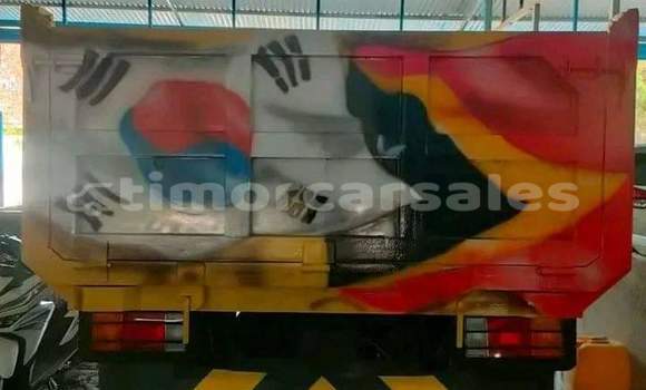 Buy Used Ford AEV AMBULANCE Other Truck in Dili in Dili Buy Used Ford AEV AMBULANCE Other Truck in Dili in Dili