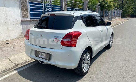 Buy Used Suzuki Swift White Car in Dili in Dili Buy Used Suzuki Swift White Car in Dili in Dili