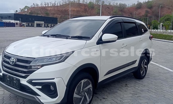 Buy Used Toyota Rush White Car in Atabae in Bobonaro Buy Used Toyota Rush White Car in Atabae in Bobonaro