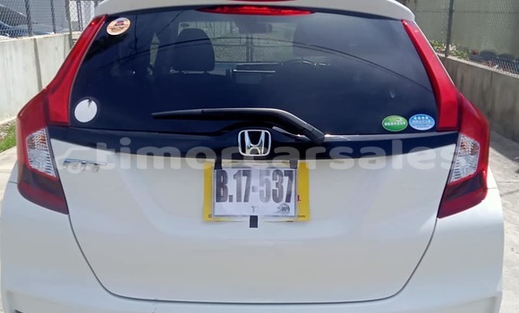 Buy Used Honda Fit White Car in Atabae in Bobonaro Buy Used Honda Fit White Car in Atabae in Bobonaro