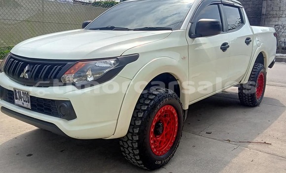 Buy Used Mitsubishi Triton White Car in Atabae in Bobonaro Buy Used Mitsubishi Triton White Car in Atabae in Bobonaro