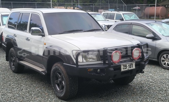 Buy Used Toyota Land Cruiser White Car in Dili in Dili Buy Used Toyota Land Cruiser White Car in Dili in Dili