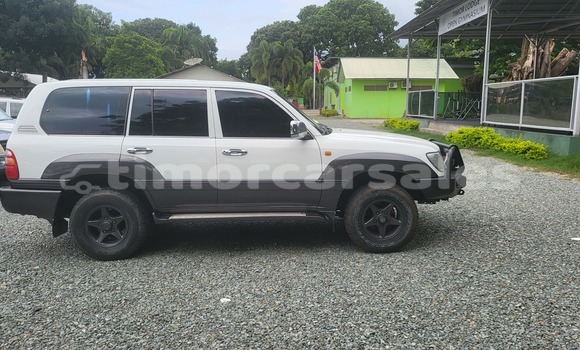 Buy Used Toyota Land Cruiser White Car in Dili in Dili Buy Used Toyota Land Cruiser White Car in Dili in Dili